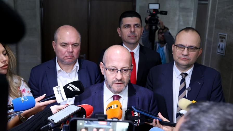 ДСБ подкрепи искането за оставка на председателя на парламента Михаела Доцова