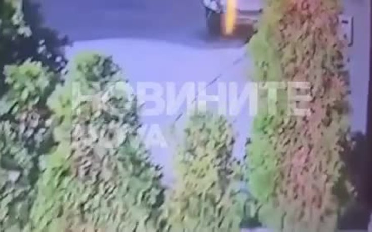 ВИДЕО: Кадри показват влизането на тримата задържани за убийството в дома на Слави Бинев