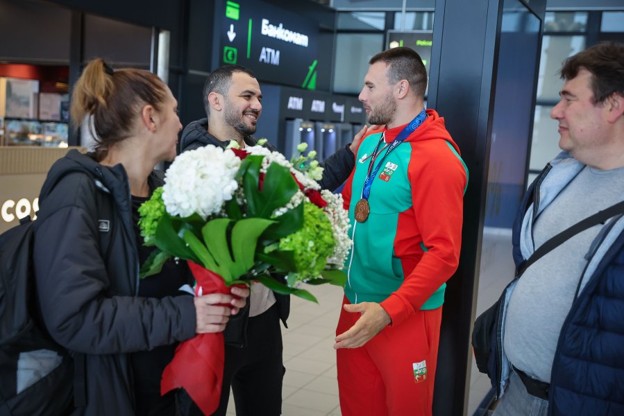 Шампионско посрещане за Семен Новиков в София1
