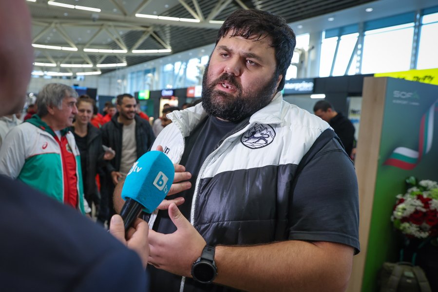 Шампионско посрещане за Семен Новиков в София1