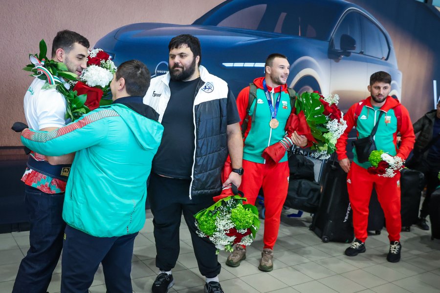 Шампионско посрещане за Семен Новиков в София1