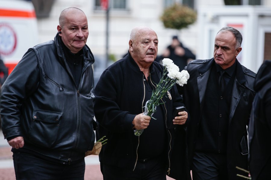Поклонение на Слави Бинев1