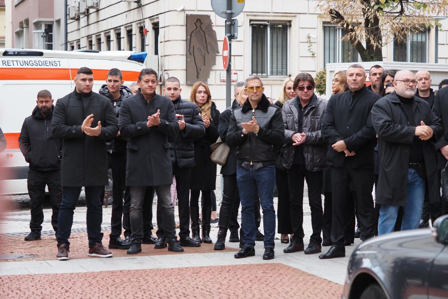 Последно сбогом със Слави Бинев.