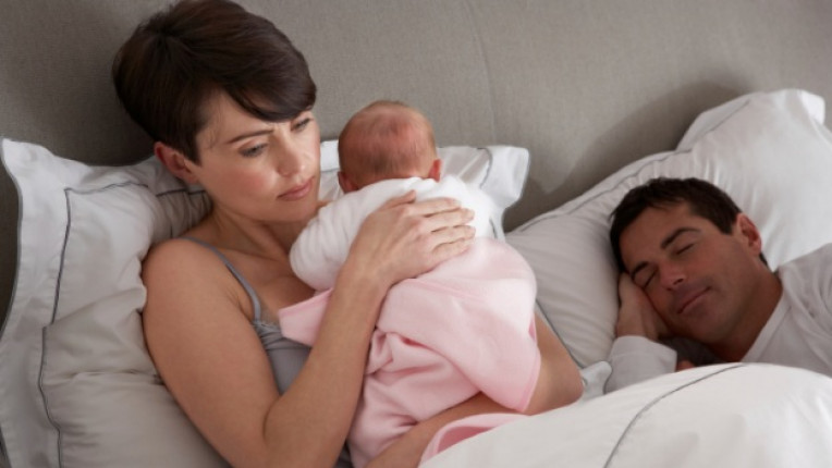 семейство грижа майка бебе безсъние умора развод скандал раздразнимост егоизъм
