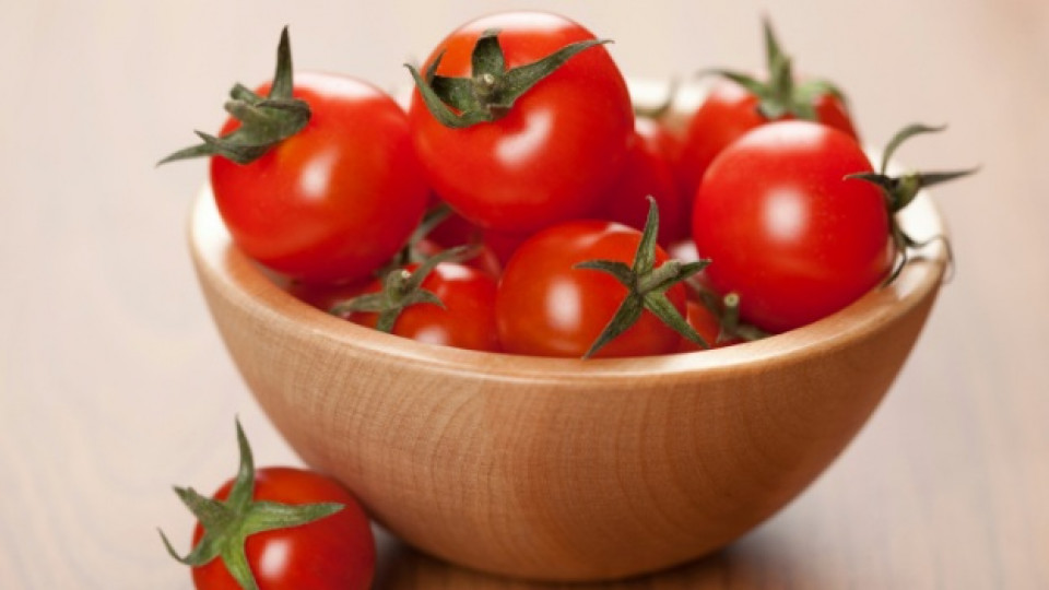 Как да почистим лицето с домат
