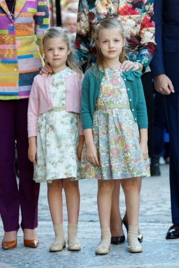 С рокля на цветя - снимка 19