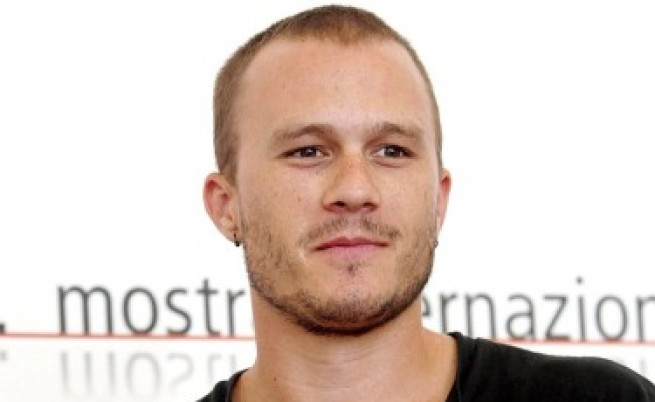 Излиза видео, режисирано от Леджър