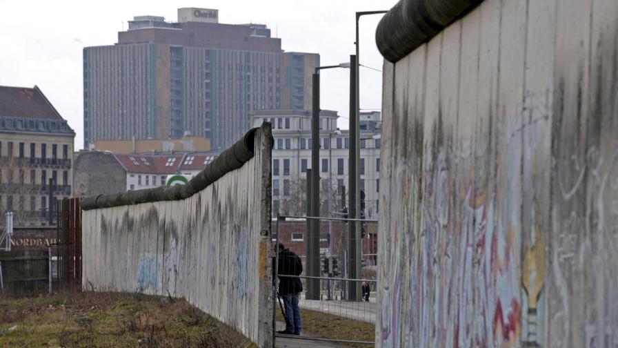 Берлинската стена пак ще падне 
