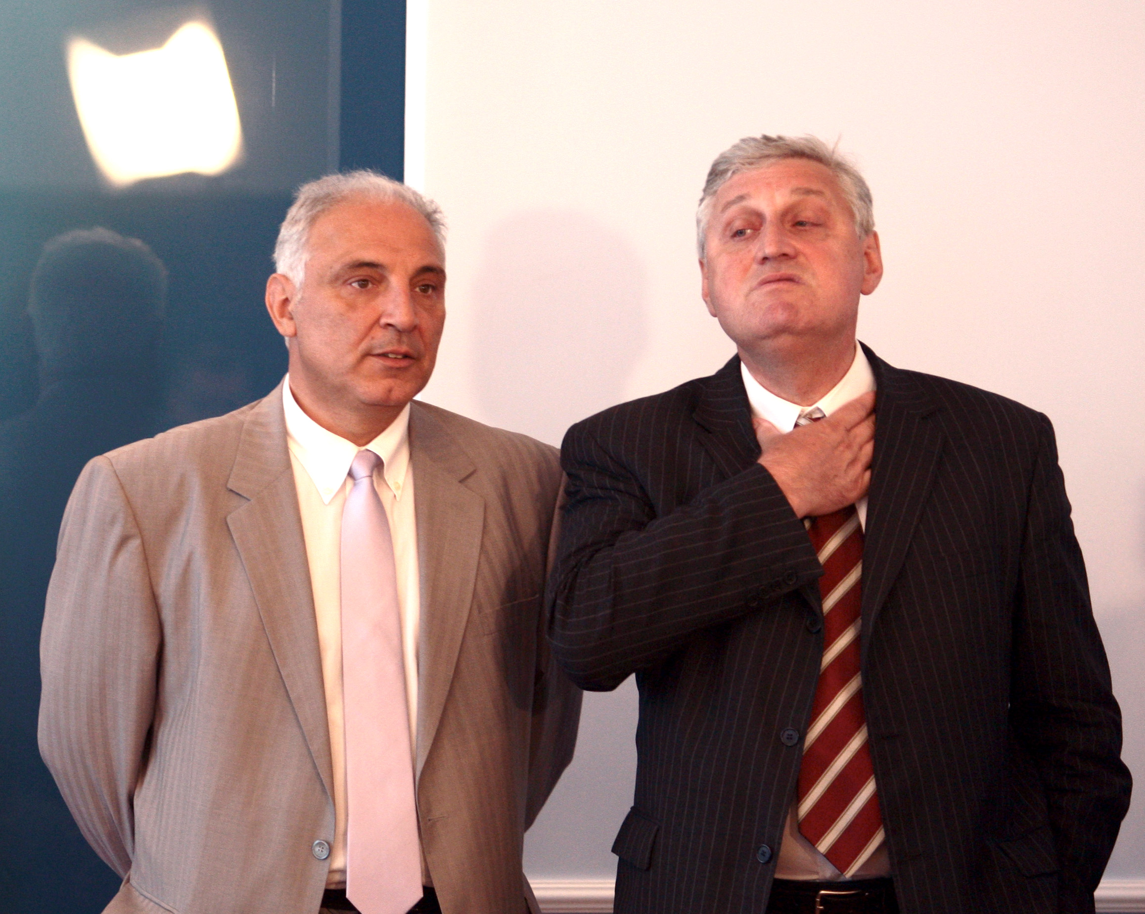 КНСБ: Рекетът в болниците продължава