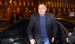 Бойко чака Станишев пред Министерския съвет 