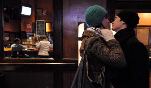 Загубата на девствеността може би е генетично закодирана