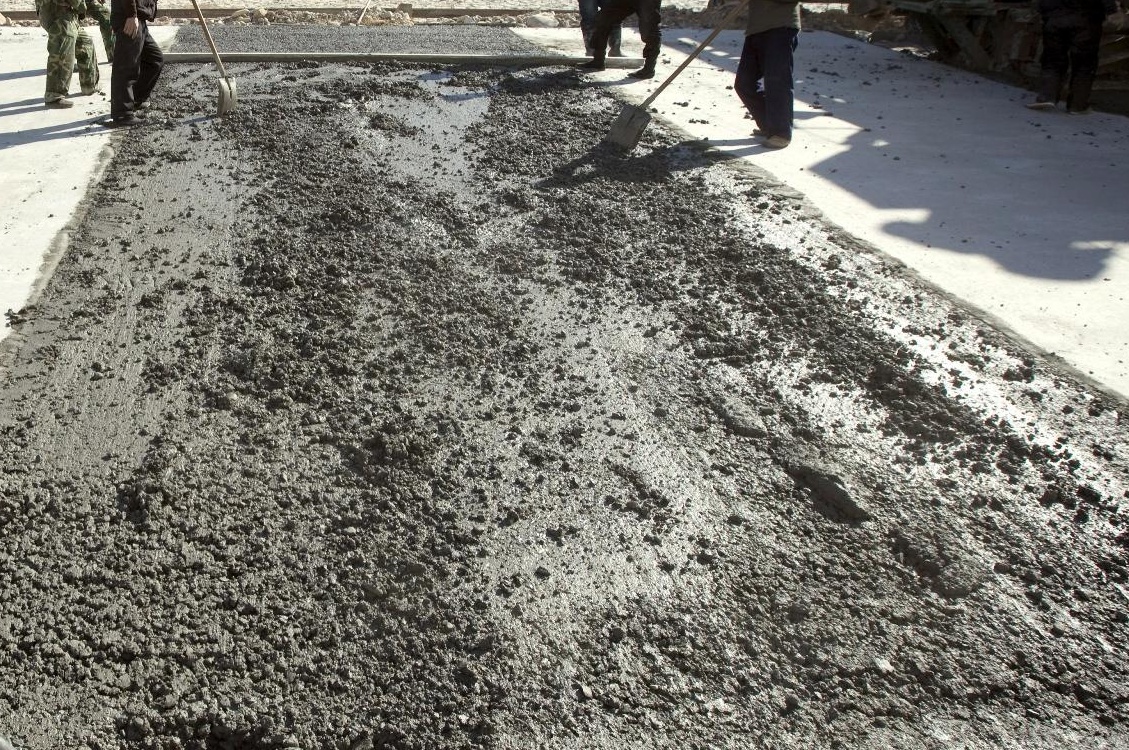 Проверки в страната за опасен цимент