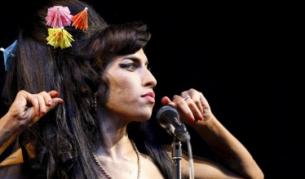 Ейми Уайнхаус възпя изневярата на мъжа си