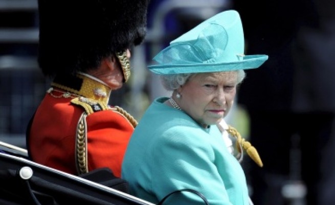 Шедьоврите в гардероба на британската кралица