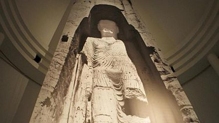 Една от статуите на Буда в Бамиан.