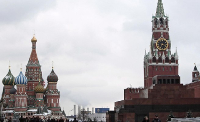 Русия отвръща на удара като гони двама служители на НАТО от Москва