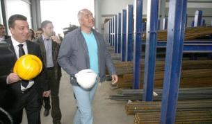 Бизнесът трябва да е спокоен - ще има работа, каза Борисов в с. Мировяне.