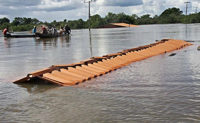 Наводненията в Бразилия оставиха 300 хил. без дом