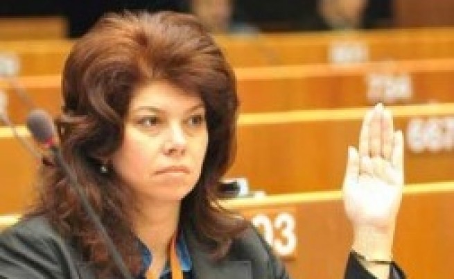 Йотова и Вигенин са след Калфин в листата на БСП