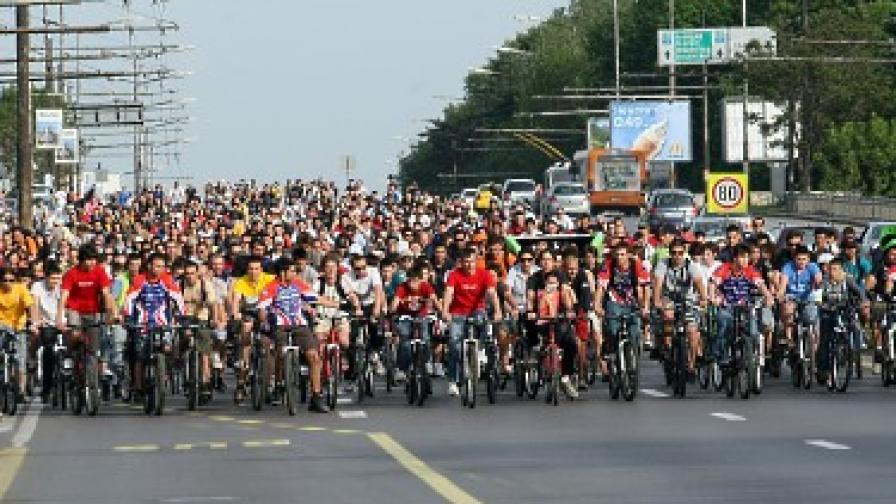 Над 2000 се пуснаха във велошествието по "Цариградско шосе"