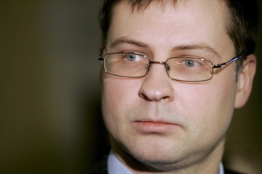 Латвия свършва парите до юли-август