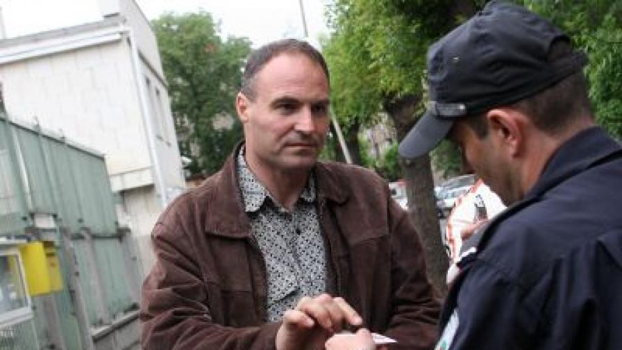 Бащата Тодор Василев е е извършил престъпление като е възпрепятствал изпълнението на решение на българския съд