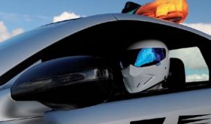 Да, Стиг зад волана...