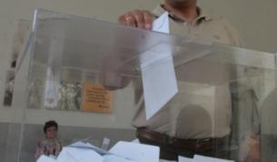 Доста от местата за гласуване с променени адреси