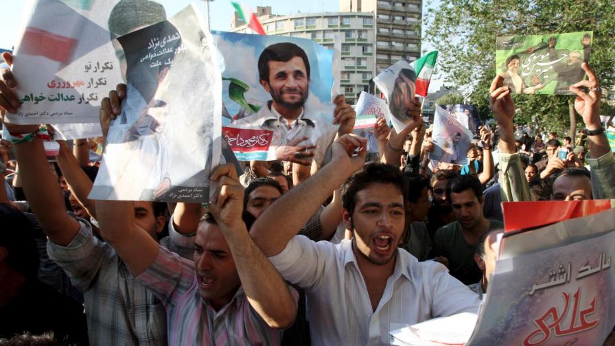 Привърженици и противници на Ахмадинеджад се сбиха в Техеран