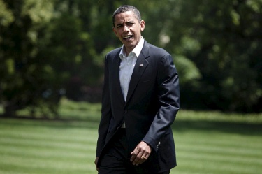 Обама бие по стил Брад Пит