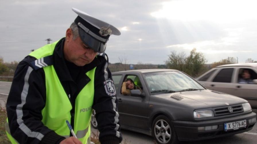 Още 3000 полицаи ще наказват лошите шофьори