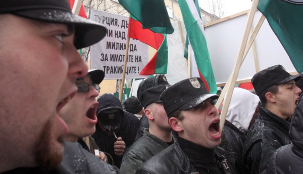 Кой гласува за "Атака"