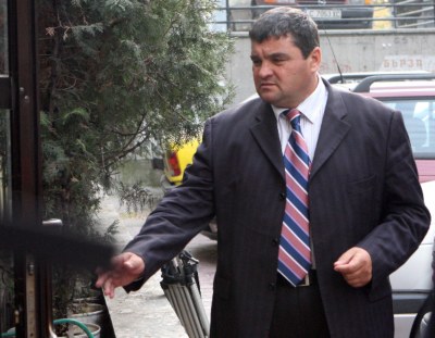 Арестуват Фидел Беев