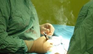 В."Република" пише, че, според слуховете, у нас в частни клиники незаконно се правят операции за експлантиране на органи