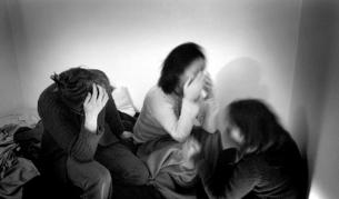 Режисирана снимка с уж проституиращи студентки