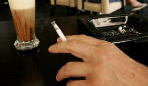 От 1 юли пушенето на обществени места в Гърция остава в миналото