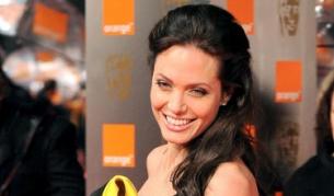 Анджелина Джоли