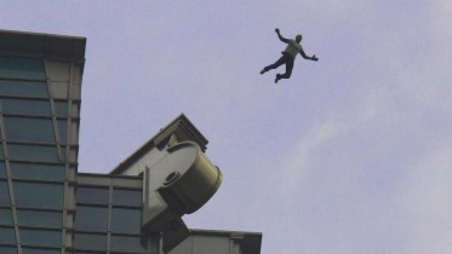 Кризата стимулира самоубийци, намалява катастрофи