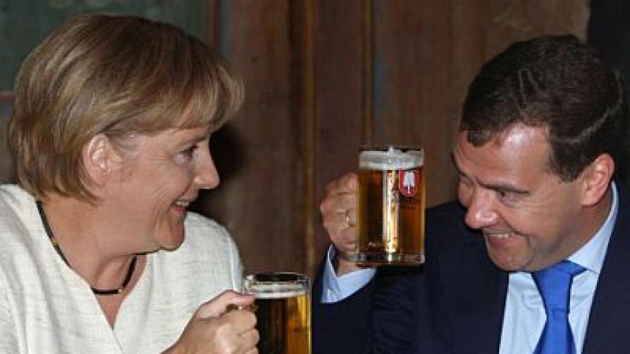 Медведев и канцлерът на Германия Ангела Меркел