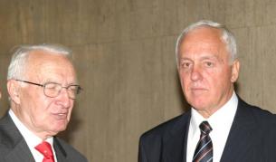 Бившите управители на БНБ Тодор Вълчев (л) и Иван Драгневски