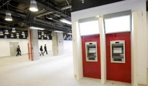 Това е поредната акция, в която българи са задържани в чужбина за измами с банкови карти