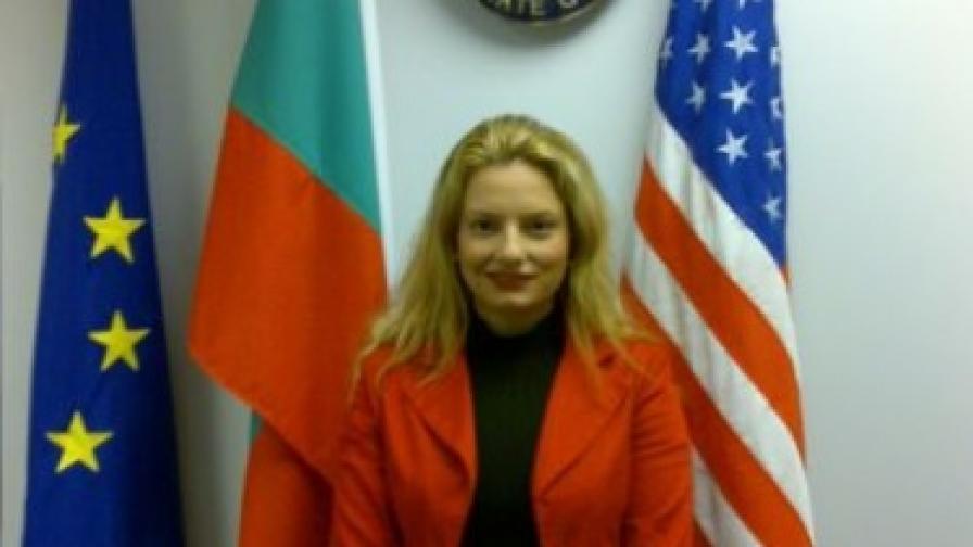 Лила от Външно вече е консул в Чикаго