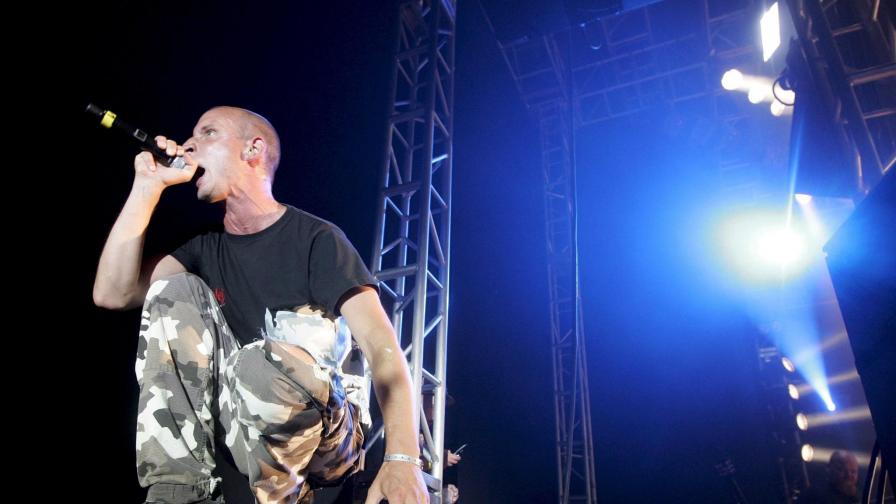 Вокалистът на "Клоуфингър" Зак Тел. Групата ще закрие второто издание на фестивала в Бургас