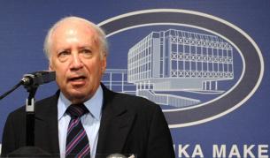 Матю Нимиц - посредникът на ООН в спора между Скопие и Атина