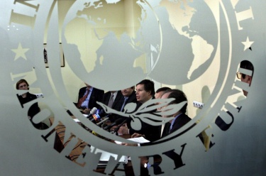 МВФ: Инвеститорите няма да се върнат скоро в България