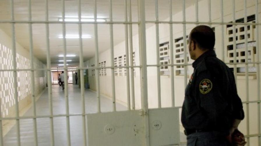 Бунт в затвора Абу Граиб