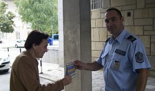 Полицията издава календар за 2010 г. срещу измамите