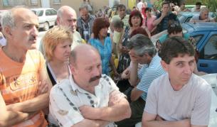 Работници протестират в Пловдив заради неизплатени заплати (юни 2009)