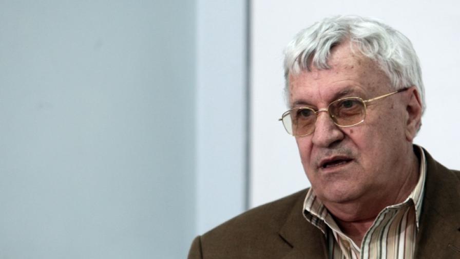 Професор Андрей Пантев