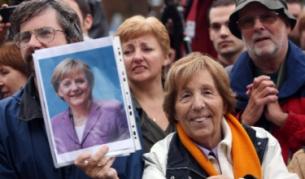 Меркел печели сърцата на германците със своя сдържан стил на поведение